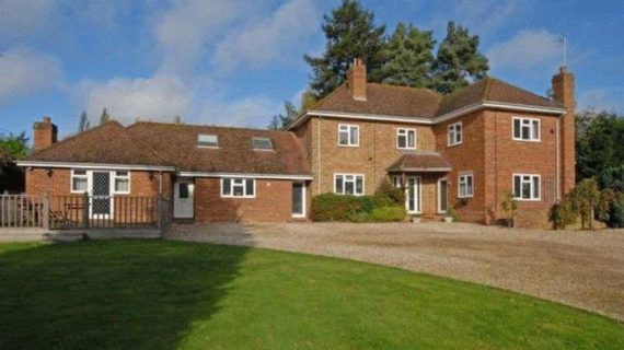 4 bedroom Detached f...